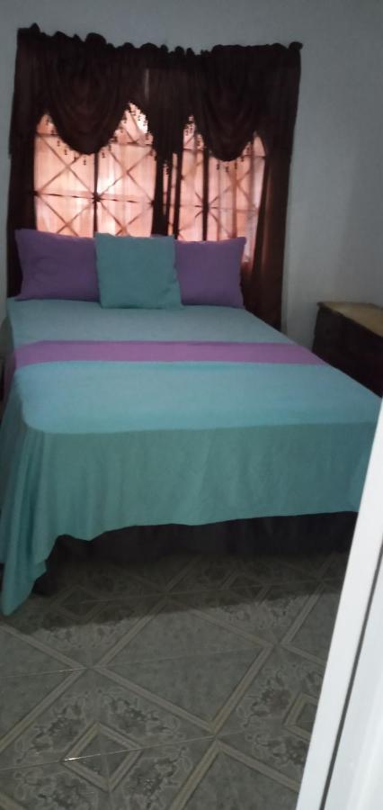 Fay Guest House เนกริล ภายนอก รูปภาพ